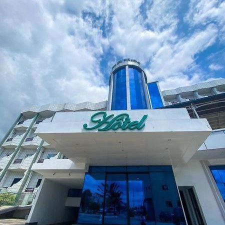 Hotel Vallee Des Princes Douala Exterior foto